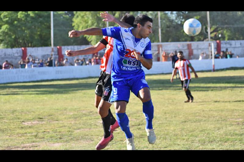 El cotejo en Tintina se caracterizó por ser muy parejo con dos
equipos que intentaron siempre aunque no acertaron en la puntada final