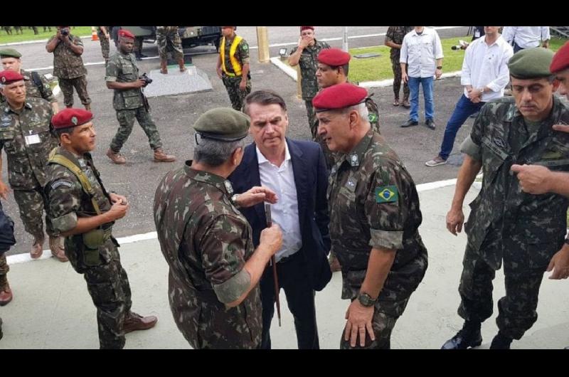 Un militar de la comitiva de Bolsonaro condenado por intentar traficar 37 kilos de cocaiacutena