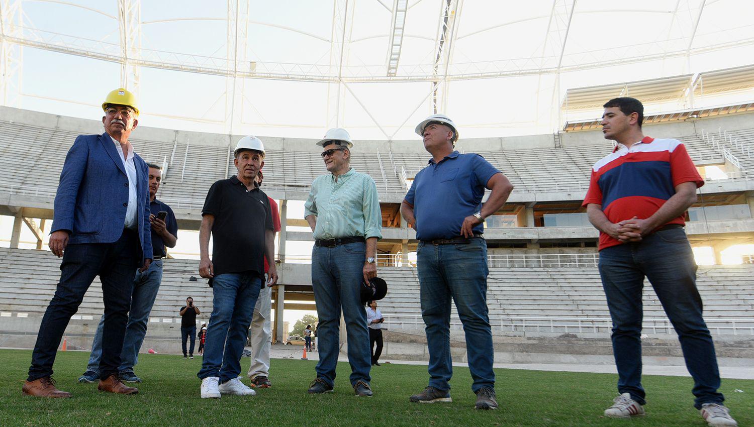 Ricardo Bochini el iacutedolo de Independiente visitoacute el Estadio Uacutenico