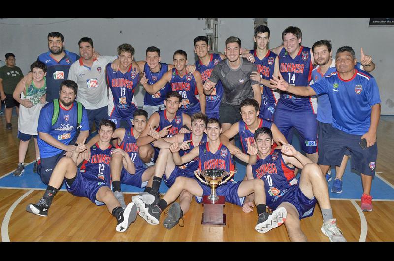 El plantel de Quimsa celebró anoche el título en el barrio Mosconi
