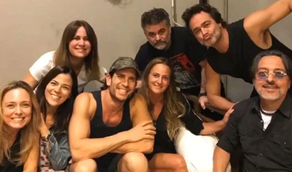 Los protagonistas de Montantildea Rusa se reunieron a 26 antildeos del estreno y su foto fue furor en Instagram