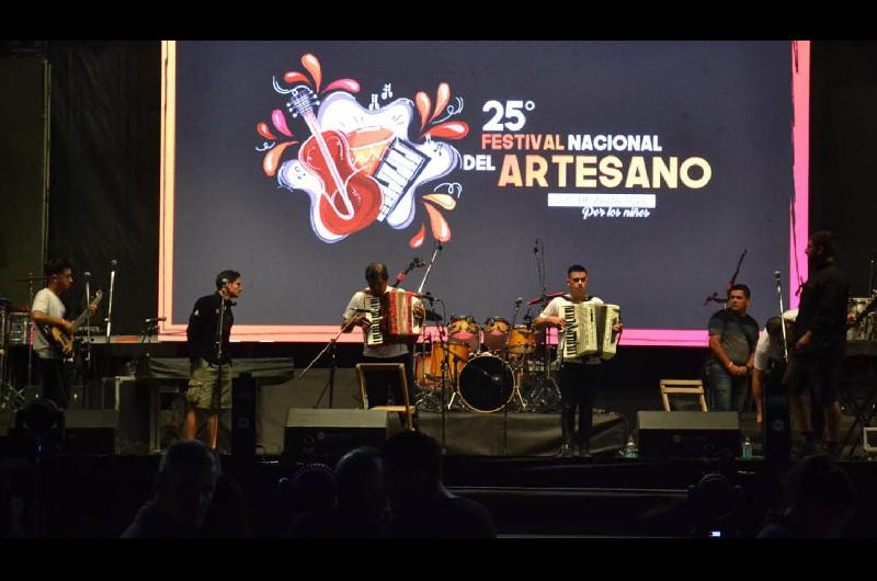 Dio inicio la vigeacutesima quinta edicioacuten del festival Nacional del Artesano