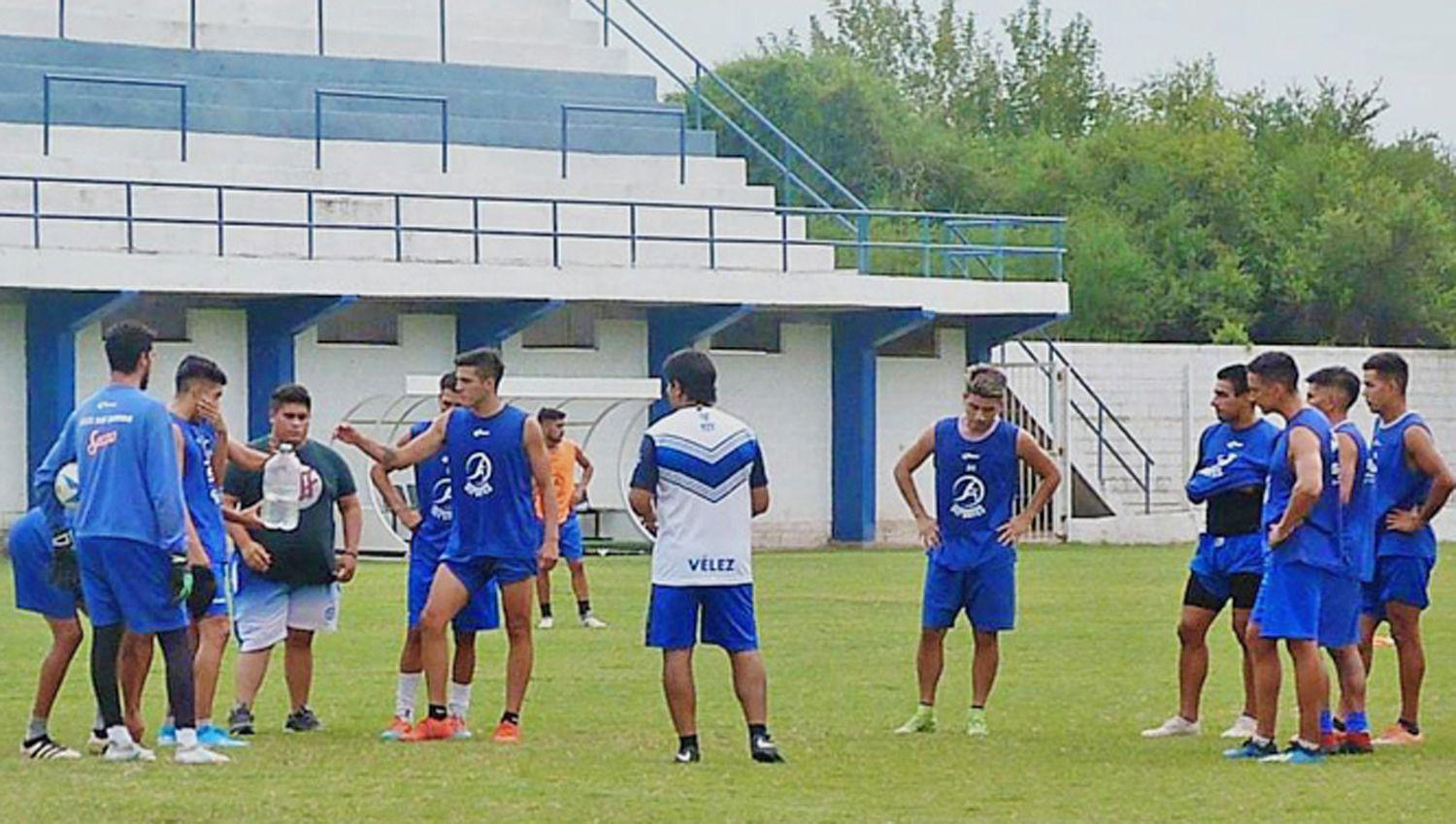 Veacutelez recibe a El Quemado con el objetivo de ganar y poner un pie y medio en la proacutexima fase