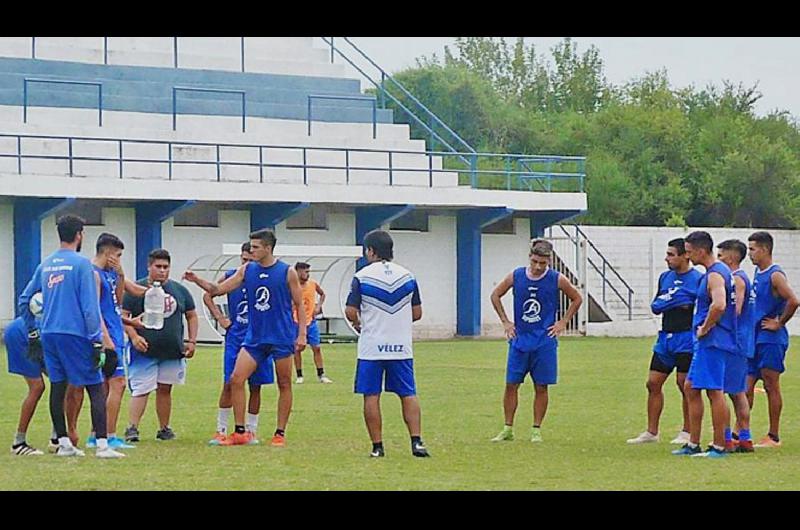 Veacutelez recibe a El Quemado con el objetivo de ganar y poner un pie y medio en la proacutexima fase