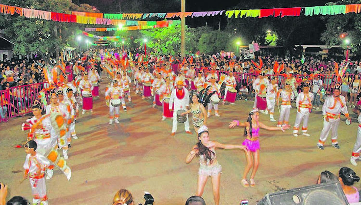 ALEGRÍA El brillo el color y la diversión de los corsos dir�n presente en la histórica ciudad de Loreto
