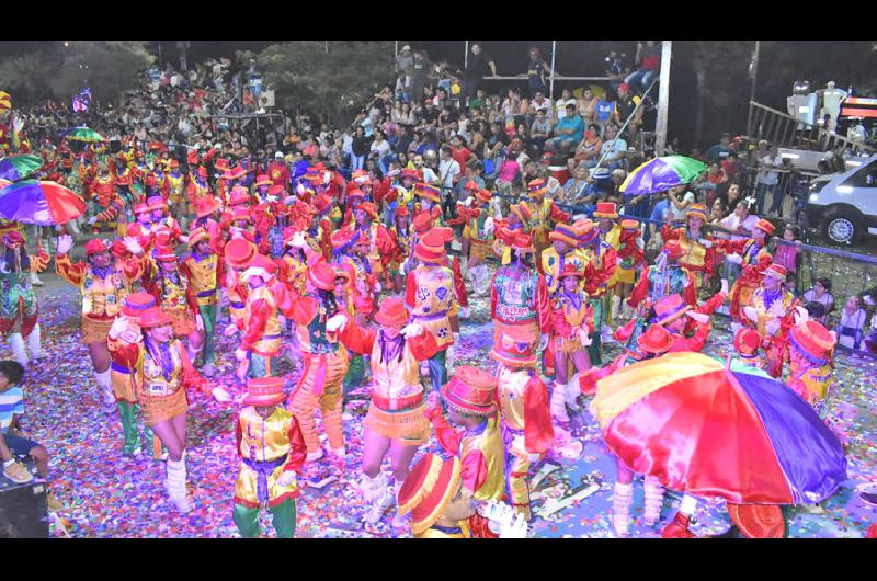 Se dio espacio a manifestaciones
populares de los barrios
capitalinos por el carnaval