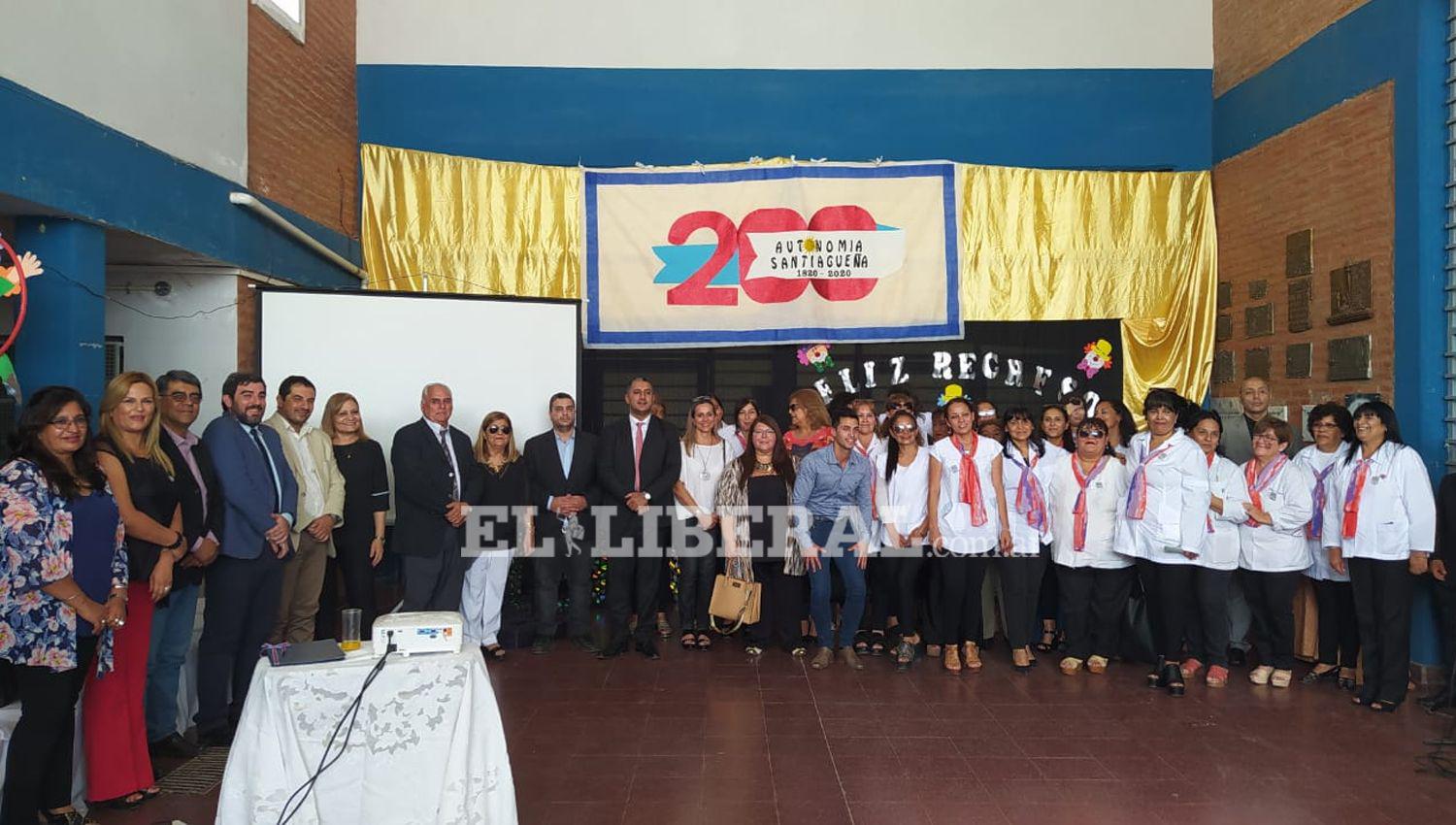 Videoconferencia del gobernador Dr Gerardo Zamora con la escuela ldquoFeacutelix Friacuteasrdquo