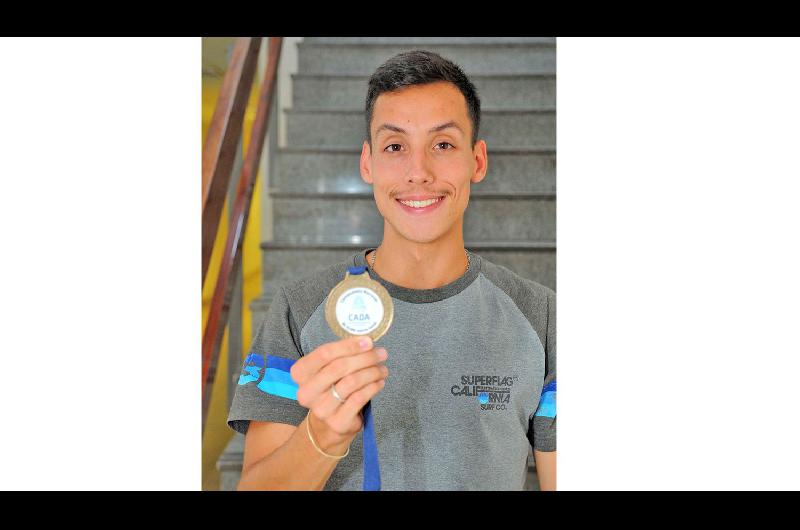 SATISFACCIÓN Mauricio Garzón volvió de Mar del Plata con la medalla de oro en los 10000 metros de la categoría Sub-23
