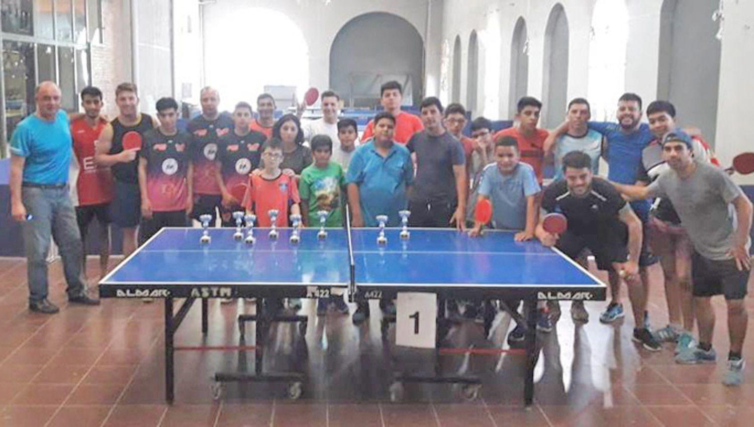 El equipo del Club Social representoacute a Friacuteas en el Provincial de Tenis de Mesa