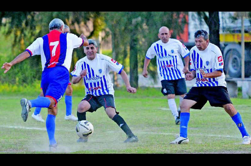 Mantildeana se pone en marcha la Nueva Liga de Amigos del Fuacutetbol Amateur