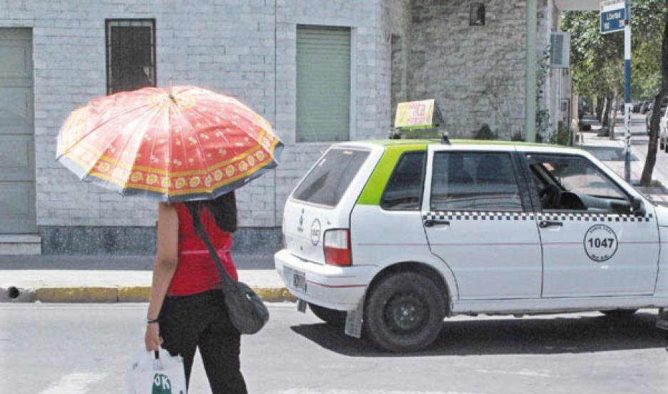 Aunque faltan pocos días para la llega del Otoño el calor sigue haciéndose sentir con fuerza en Santiago del Estero