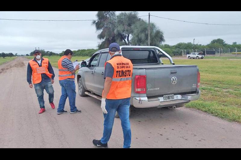 OPERATIVOS Presencia policial en los caminos secundarios rurales para evitar la propagación del coronavirus
