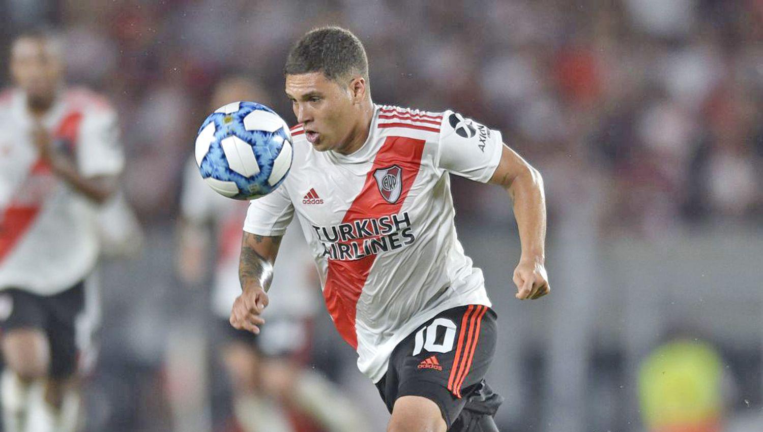 INTERÉS Juan Fernando Quintero no termina de afianzarse en River y ve con buenos ojos pasar al fútbol estadounidense cuando vuelva la actividad
