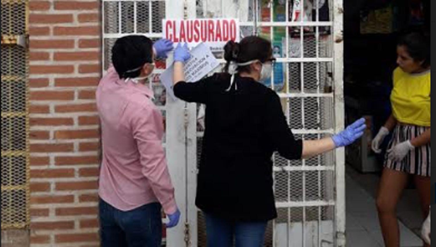 Clausuraron otros dos supermercados en la ciudad Capital