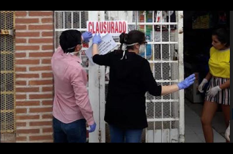 Clausuraron otros dos supermercados en la ciudad Capital