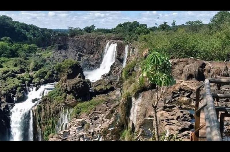 Las Cataratas del Iguazuacute atraviesan una de las sequiacuteas maacutes severas de su historia