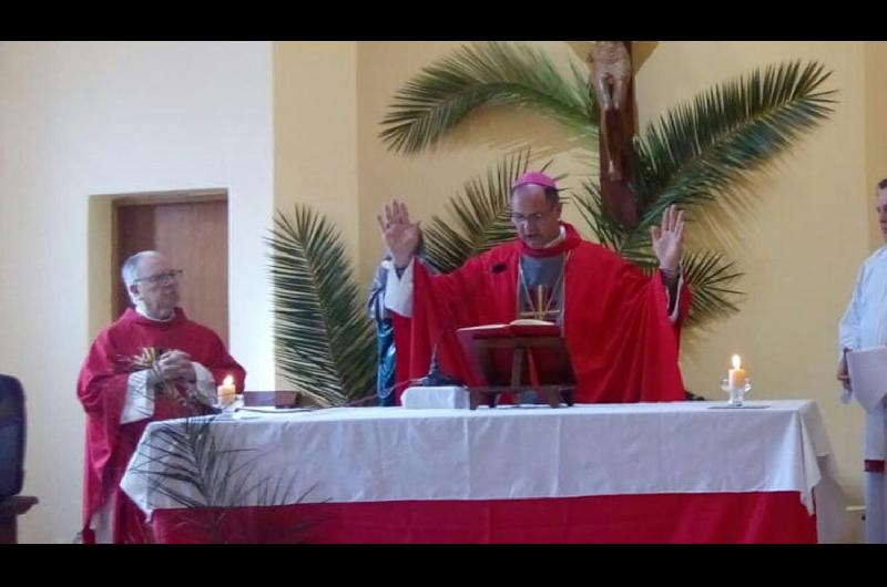 Monsentildeor Corral- ldquoSeraacute una Semana Santa con menos calle y maacutes hogarrdquo