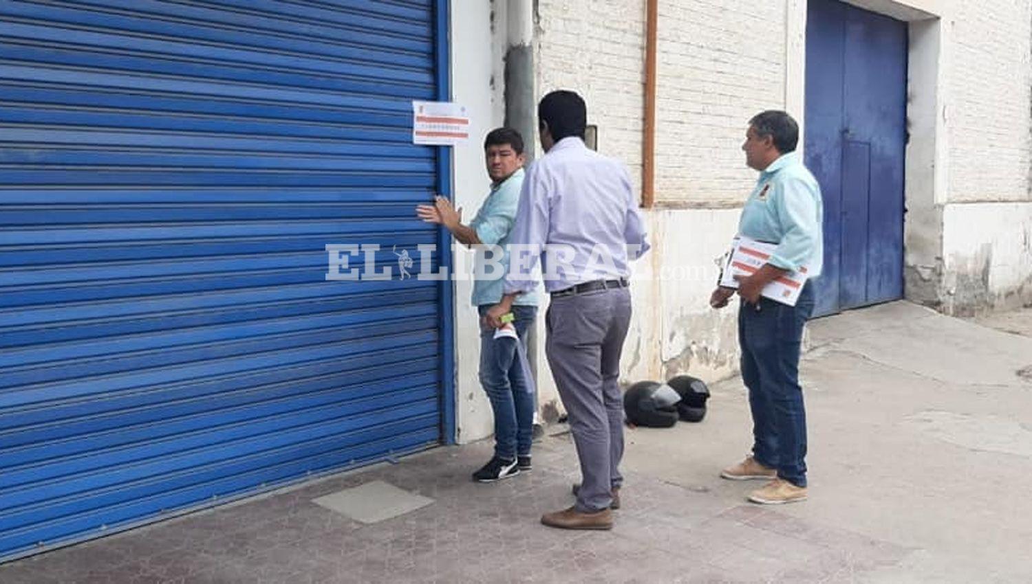 El Municipio clausuroacute por tiempo indeterminado una distribuidora y un supermercado de Friacuteas