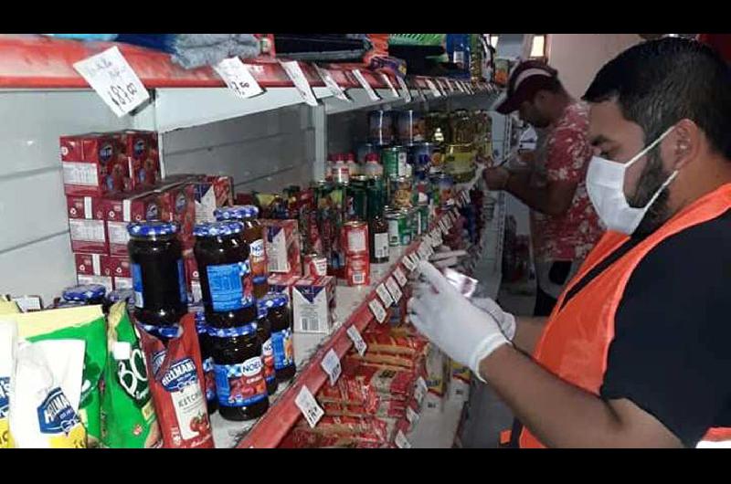 Decomisan mercaderiacutea en negocio de familiares del intendente de San Pedro