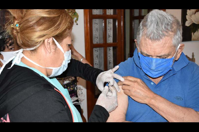 La Municipalidad de la Capital llevoacute a cabo vacunacioacuten antigripal en el barrio Los Lagos