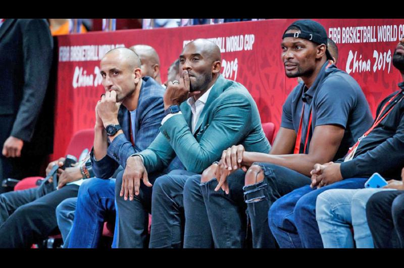 Emanuel Ginóbili y Kobe Bryant vieron juntos la semifinal entre Argentina y España en China 2019