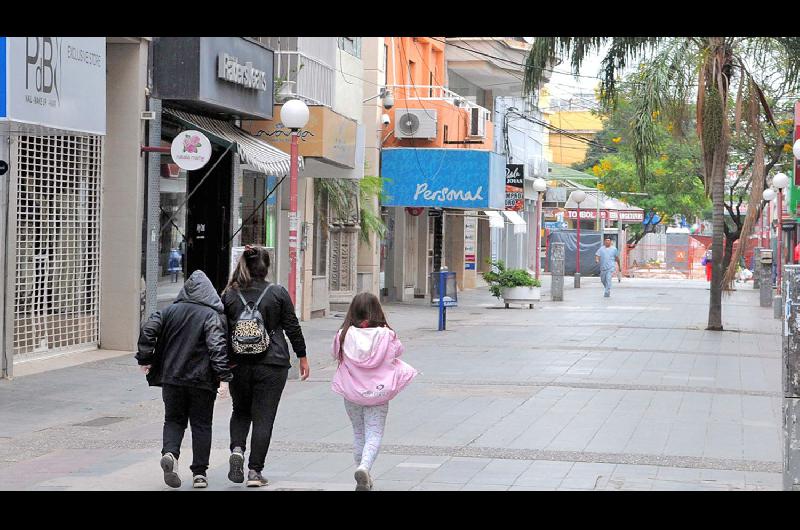 El comercio busca volver a la actividad en forma presencial pero bajo estrictas limitaciones