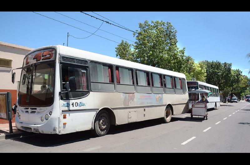 Se posterga un diacutea la reactivacioacuten del transporte puacuteblico en la ciudad capital