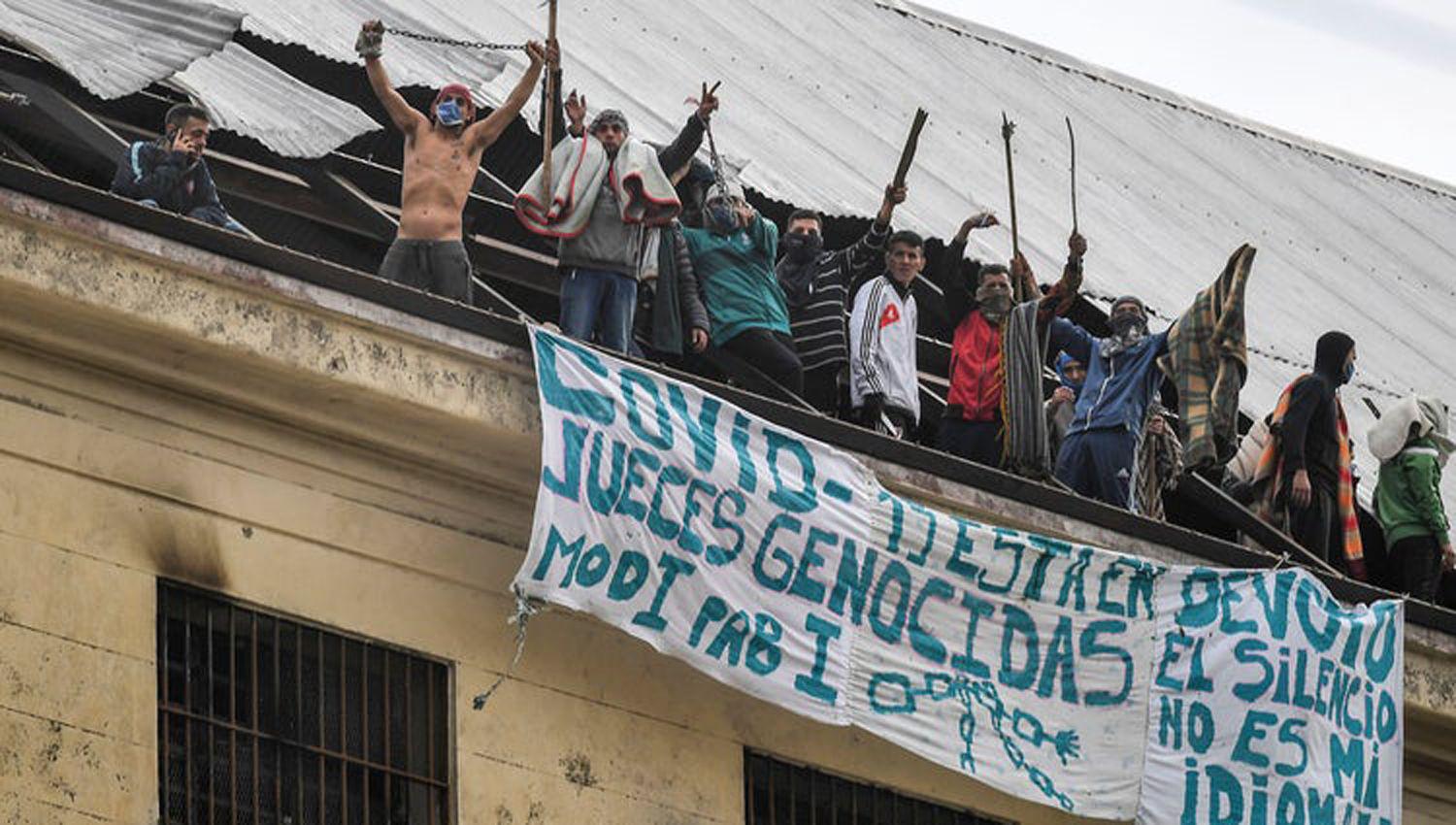 Once agentes heridos e inicio de diaacutelogo con las autoridades tras siete horas de tensioacuten en Devoto