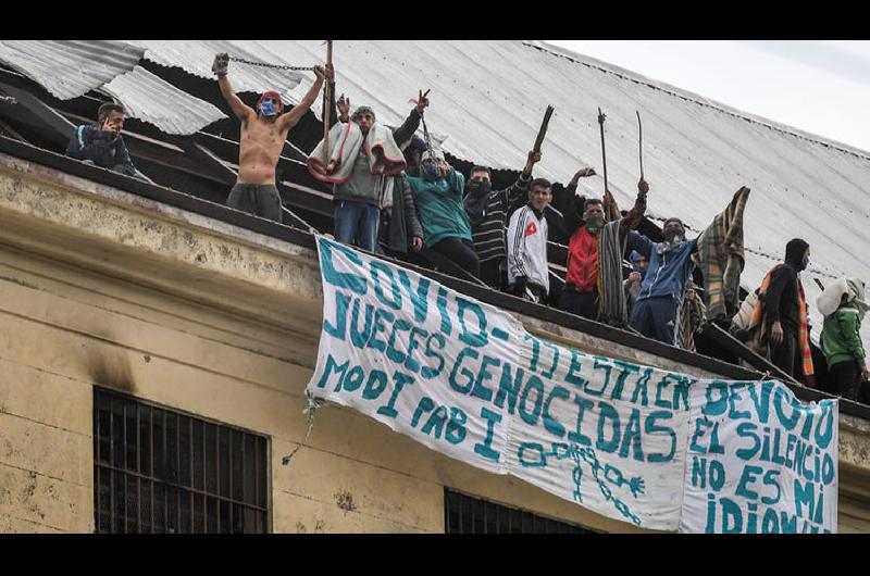 Once agentes heridos e inicio de diaacutelogo con las autoridades tras siete horas de tensioacuten en Devoto