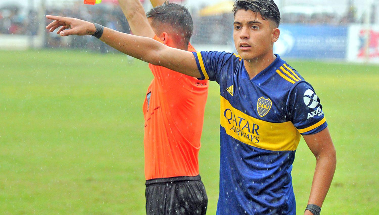 Exequiel con 17 años comenzó este año en la Reserva de Boca en la que fue acumulando minutos
