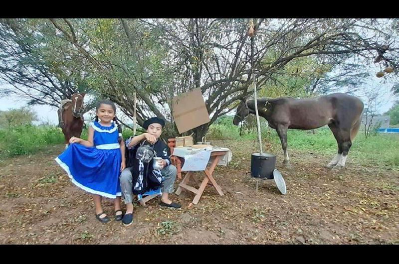 Toda una comunidad armó escenas muy propias de la zona rural o compartió recuerdos