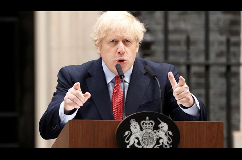 Boris Johnson volvioacute a aparecer en puacuteblico tras recuperarse de Coronavirus