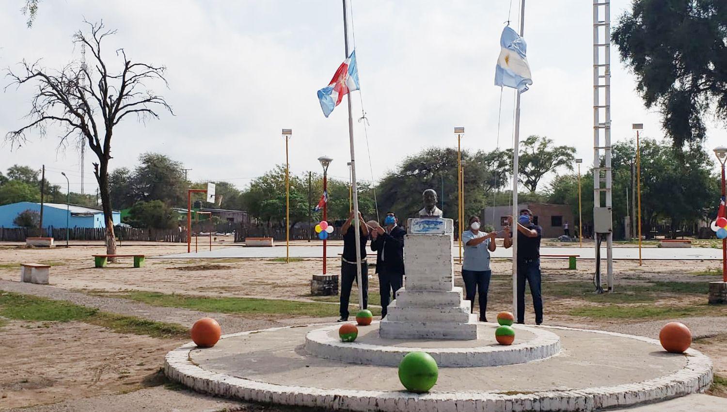 Weisburd le rindioacute homenaje al Bicentenario de la Autonomiacutea Provincial