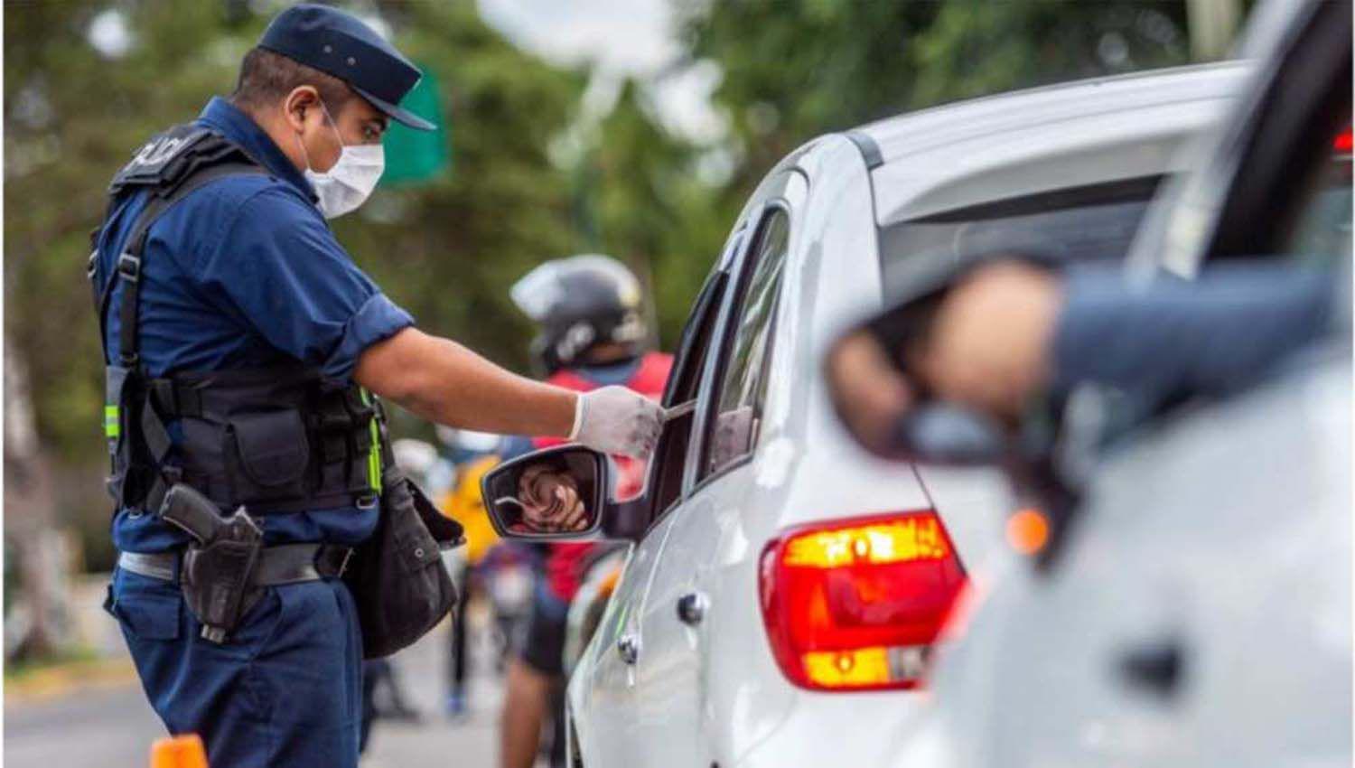 Habilitan el regreso a casa de los varados en el paiacutes por la cuarentena