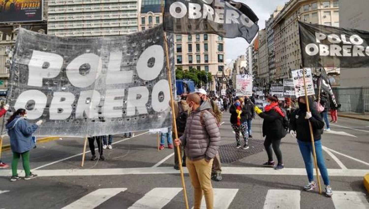 Protesta de piqueteros con distancia social en reclamo de alimentos