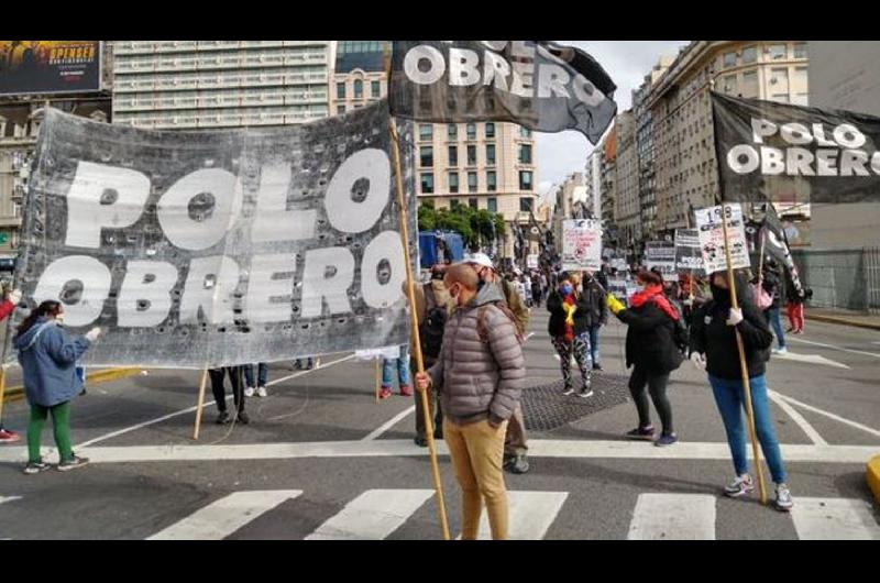 Protesta de piqueteros con distancia social en reclamo de alimentos