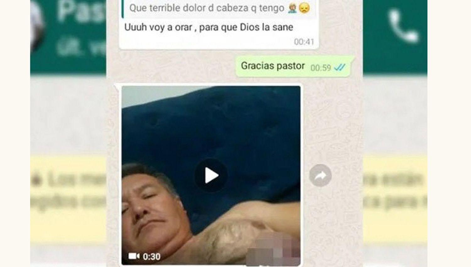 Indignacioacuten generalizada-  un pastor evangeacutelico le envioacute  un video porno a una feligresa