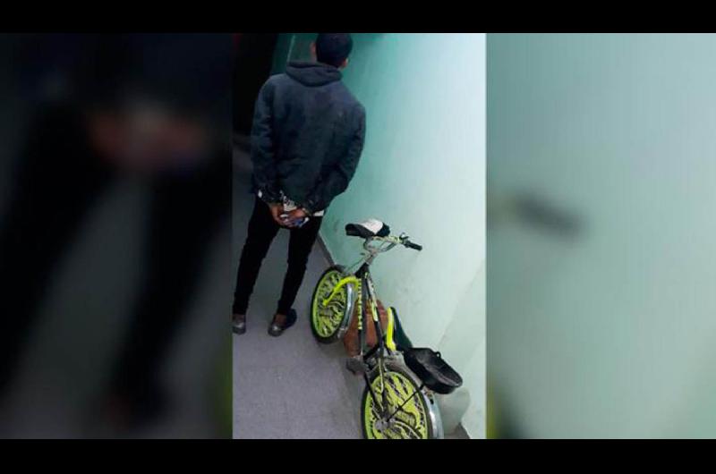 Sorprenden en la calle a un sujeto con una bicicleta robada