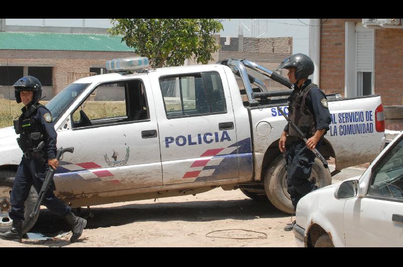 Balacera en un enfrentamiento entre dos bandos dejoacute dos nintildeos con heridas por perdigones