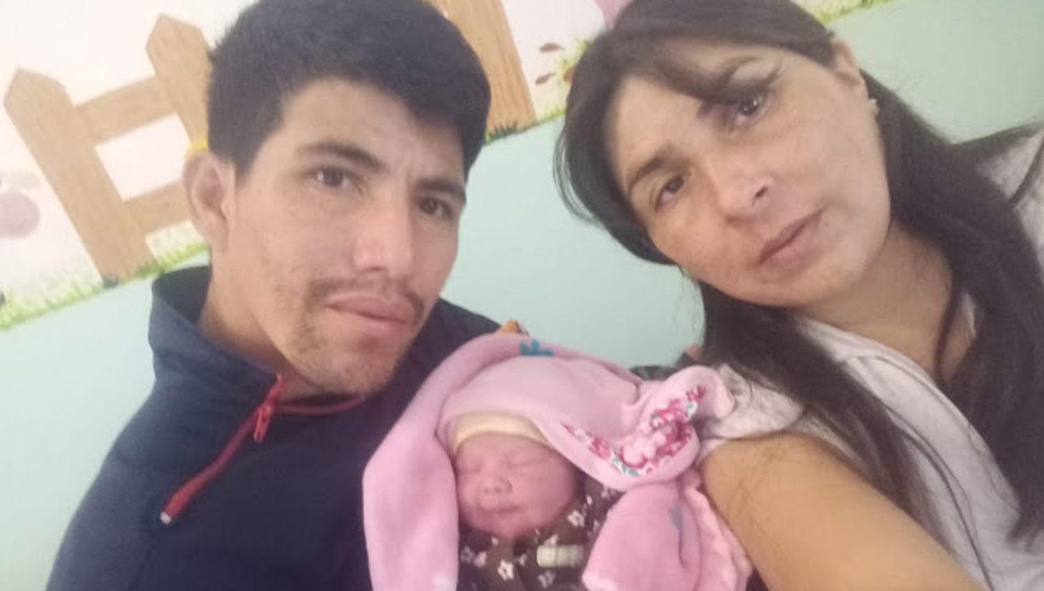 Con mucha emocioacuten se vivioacute el nacimiento de Joselin Tatiana en Villa Salavina