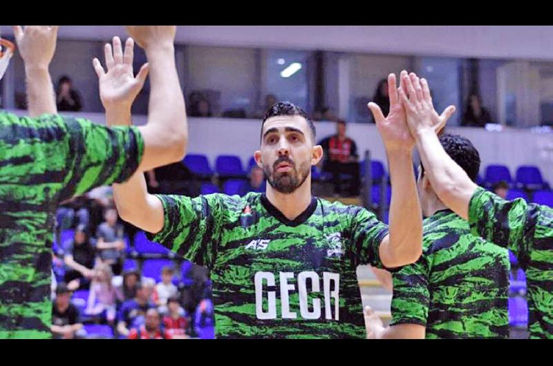 PRESENTE Sebastin Vega volver a ponerse la camiseta de Gimnasia y Esgrima de Comodoro Rivadavia cuando se reanude la Liga Nacional
