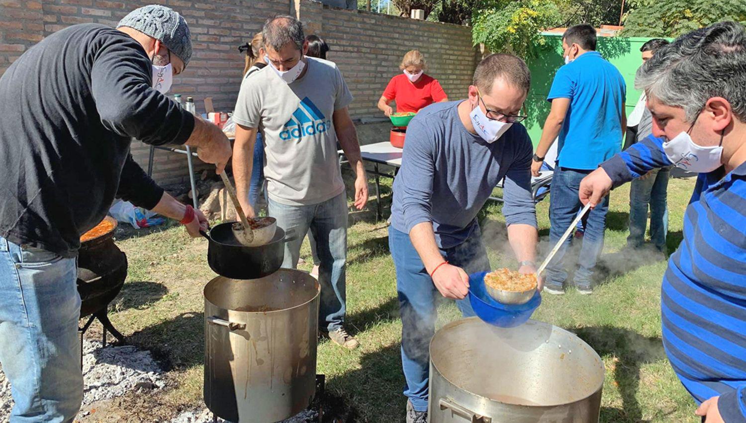 El Cyac beneficioacute a unas 500 personas con una olla popular