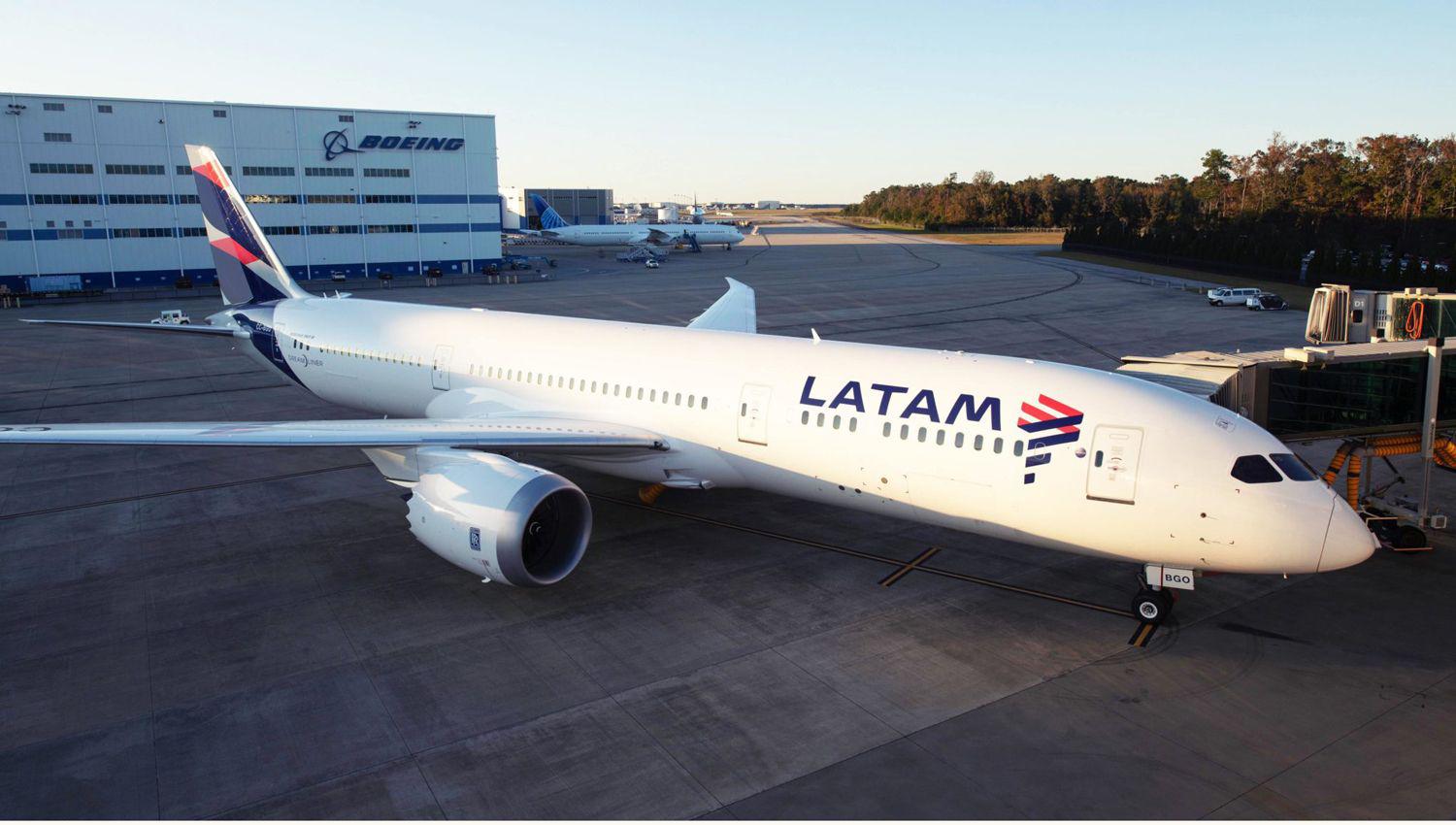 La aeroliacutenea Latam pidioacute el concurso de acreedores en EEUU