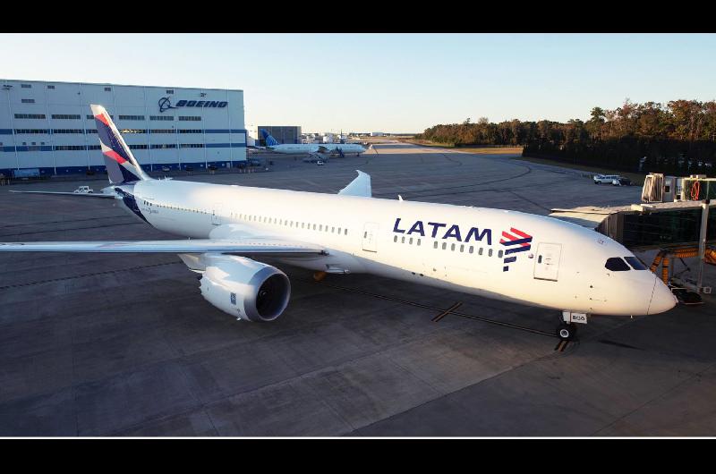 La aeroliacutenea Latam pidioacute el concurso de acreedores en EEUU