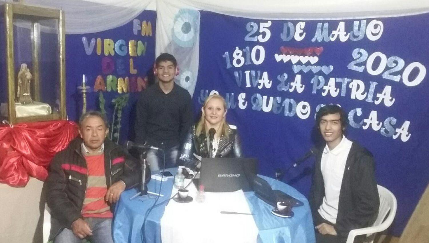 Ante el aislamiento social obligatorio la fecha
patria se celebró a través de una transmisión por radio