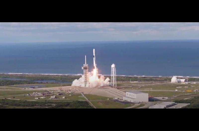 EN VIVO  Histoacuterico lanzamiento del Crew Dragon de SpaceX y NASA