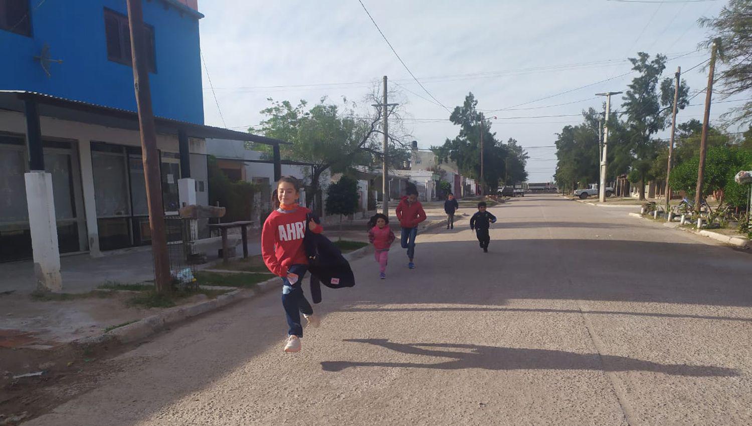 A pesar del tiempo los nintildeos disfrutaron de su hora libre