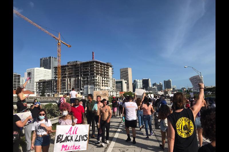 Coacutemo se vive en Miami las protestas anti racismo por el asesinato de George Floyd