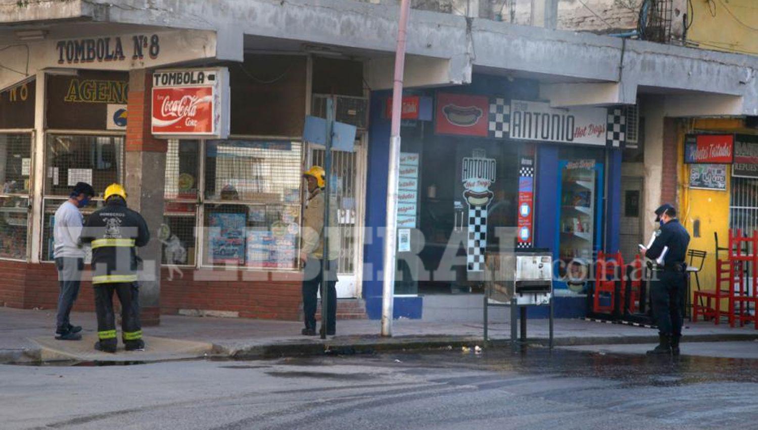 Principio de incendio en un local de comidas alertoacute al centro santiaguentildeo