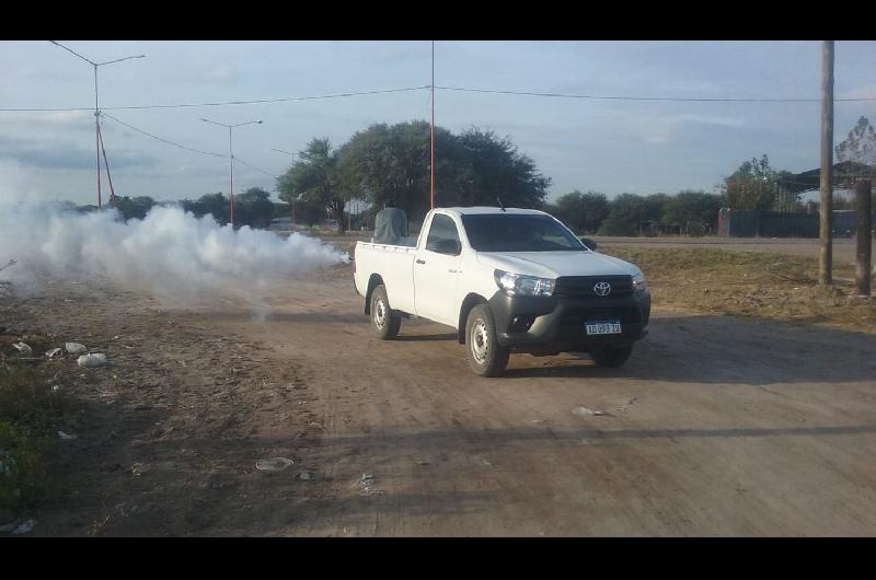 Fumigacioacuten contra el dengue en los barrios de Clodomira